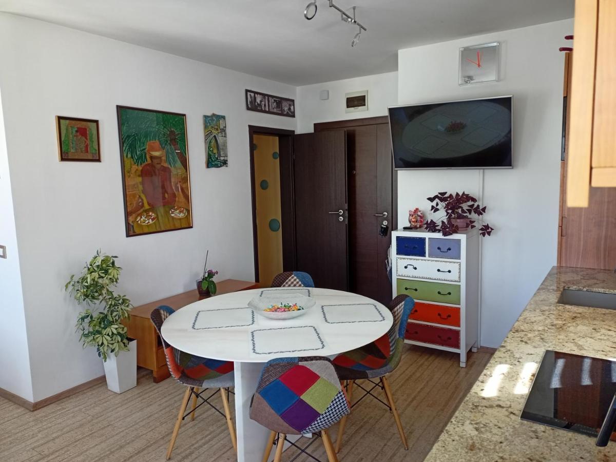 Bright Apartment At A Great Location Sofia Exterior foto